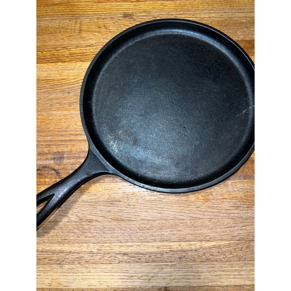 Lodge Cast Iron Griddle Pan 10.5 Inch Round Skillet Made in USA Black Cookware